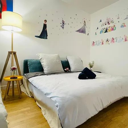 Mickey Mouse - Gare - Centre - - Parking - Wifi アパート *